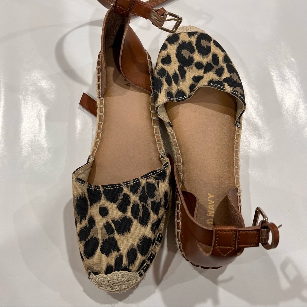 cheetah print sandals NWO Tags size: 8